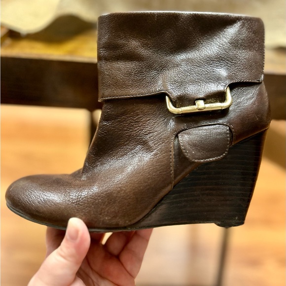 Nine West Wedge Booties, Size 6 1/2 M - Picture 3 of 8